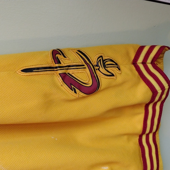 Men's Adidas 🏀 Cleveland Cavs Cavaliers Basketball Lebron Kyrie Retro short XL - Picture 4 of 9